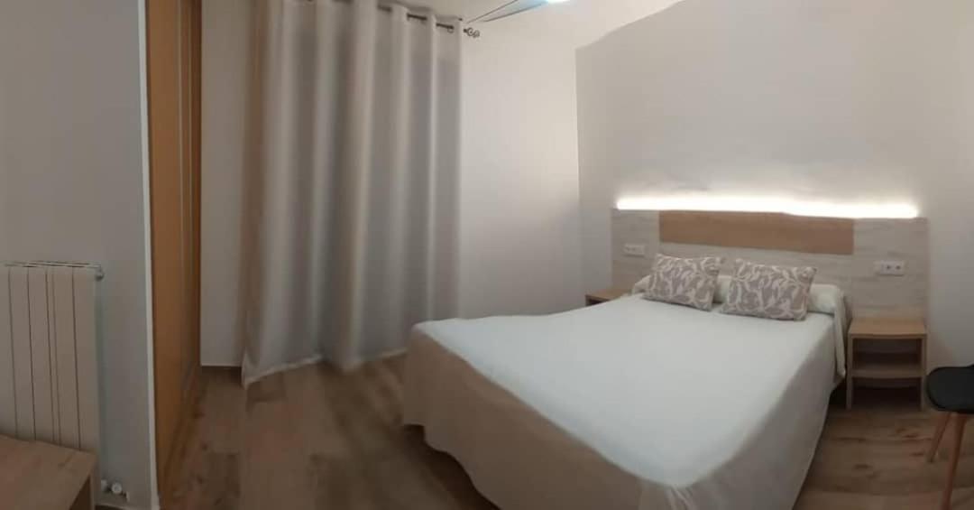 Apartamentos El Arenal Acebo Luaran gambar