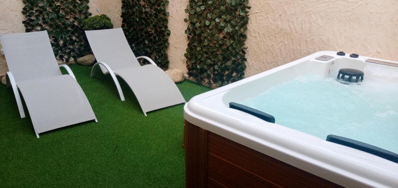 Apartamentos El Arenal Acebo Luaran gambar