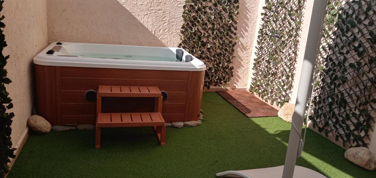 Apartamentos El Arenal Acebo Luaran gambar